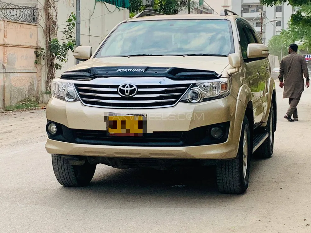 Toyota Fortuner 2013 for Sale in Karachi Image-1
