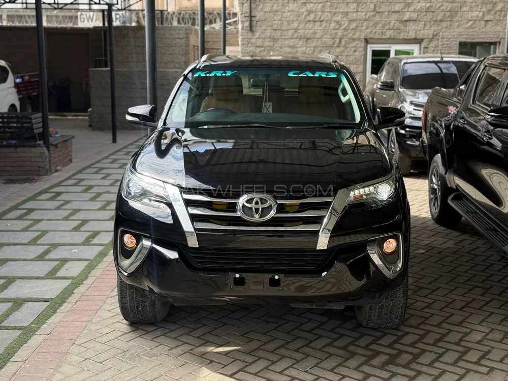 Toyota Fortuner 2017 for Sale in Karachi Image-1
