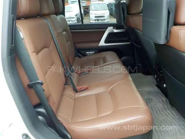 Toyota Land Cruiser 2020 for Sale in Karachi Toyota Land Cruiser 2020 for Sale in Karachi Image-10