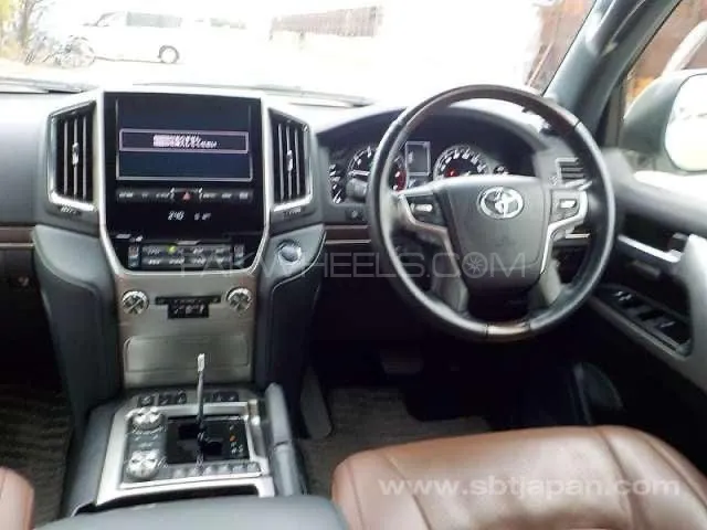 Toyota Land Cruiser 2020 for Sale in Karachi Toyota Land Cruiser 2020 for Sale in Karachi Image-6