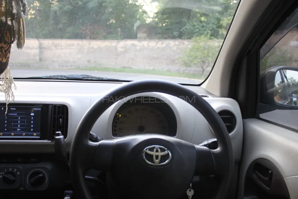 Toyota Prius 2012 for Sale in Islamabad Image-1