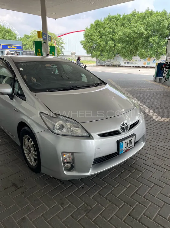 Toyota Prius 2011 for Sale in Gojra Image-1