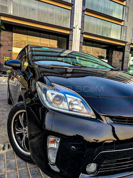 Toyota Prius 2013 for Sale in Lahore Image-1