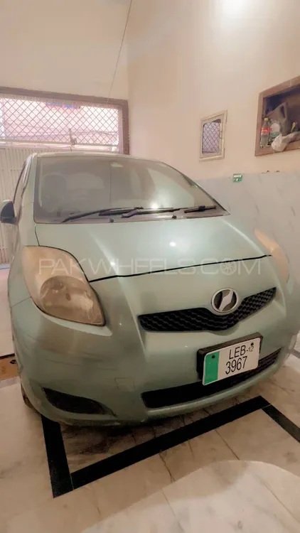 Toyota Vitz 2008 for Sale in Lahore Image-1