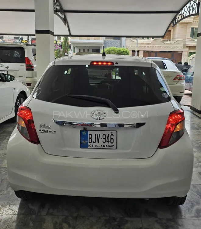 Toyota Vitz 2013 for Sale in Islamabad Image-1