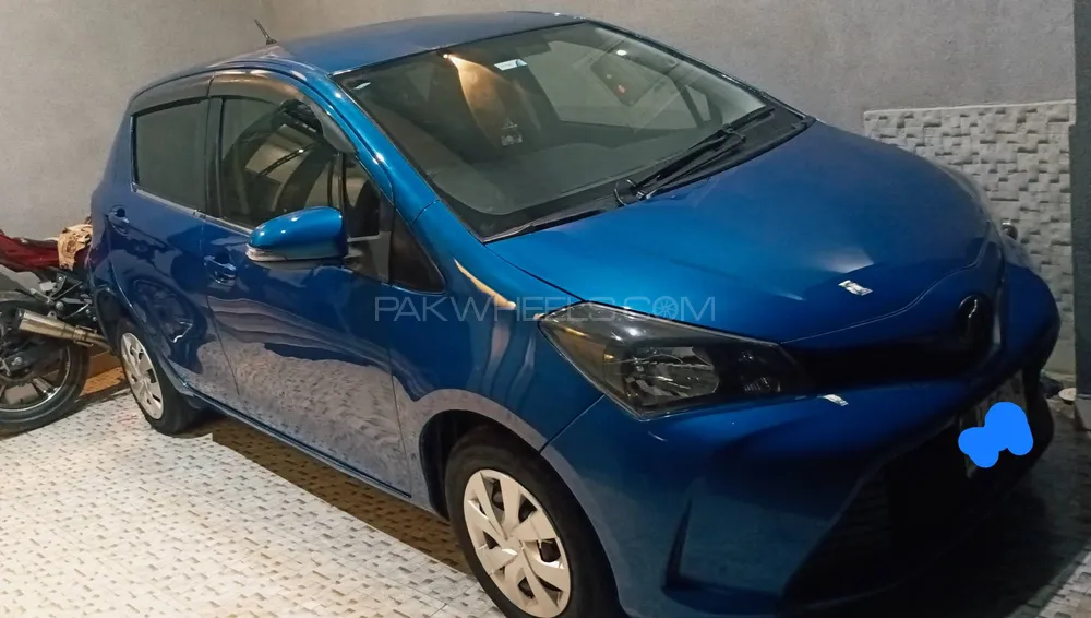 Toyota Vitz 2015 for Sale in Faisalabad Image-1
