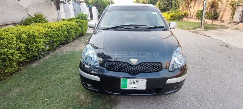 Toyota Vitz 2004 for Sale in Peshawar Image-1