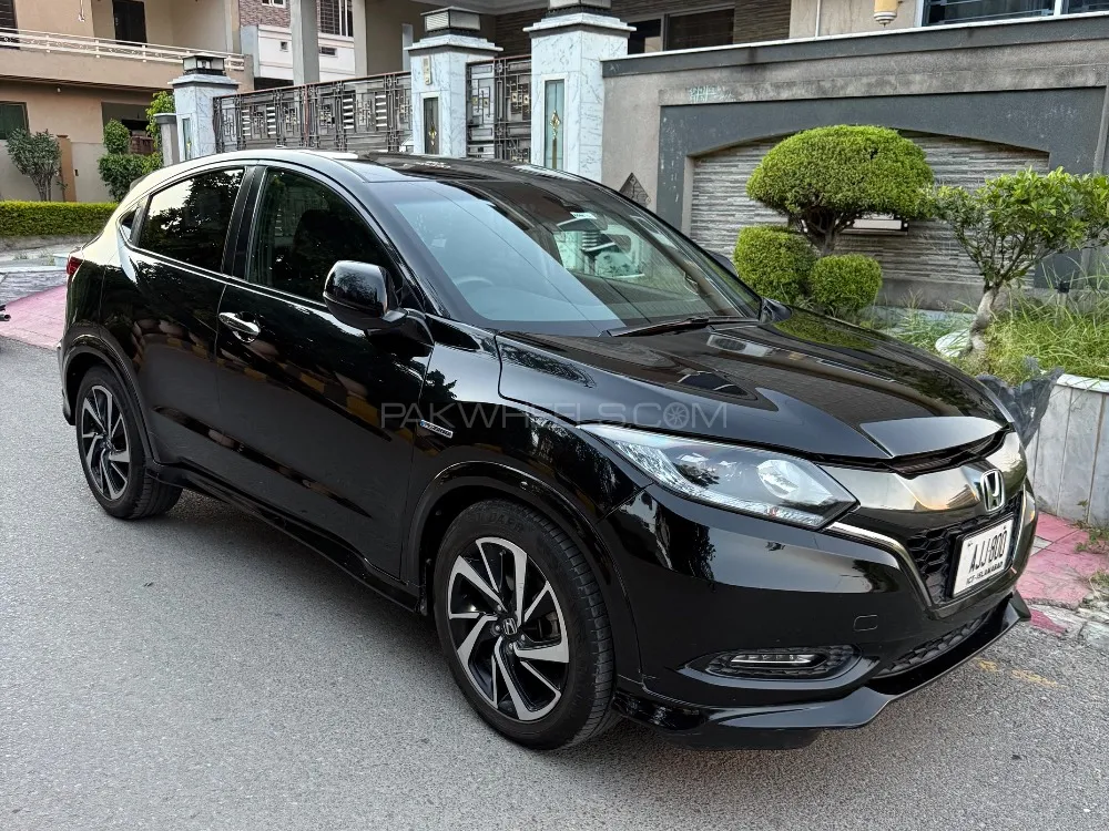 Honda Vezel 2016 for Sale in Islamabad Image-1