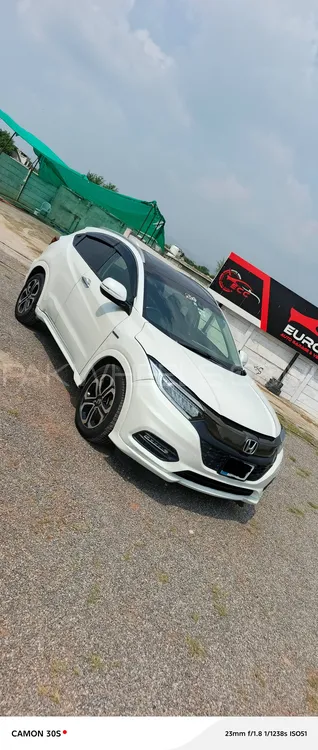 Honda Vezel 2018 for Sale in Islamabad Image-1