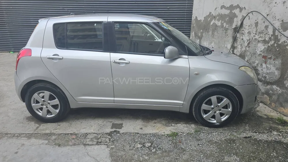 Suzuki Swift 2010 for Sale in Lahore Image-1