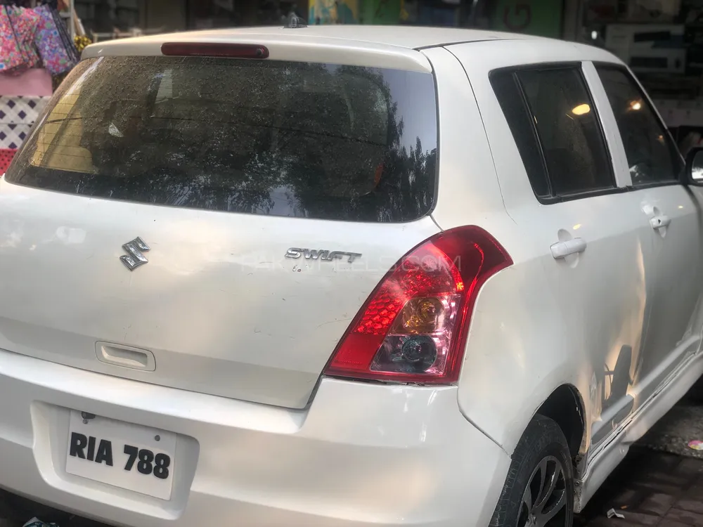 Suzuki Swift 2011 for Sale in Islamabad Image-1