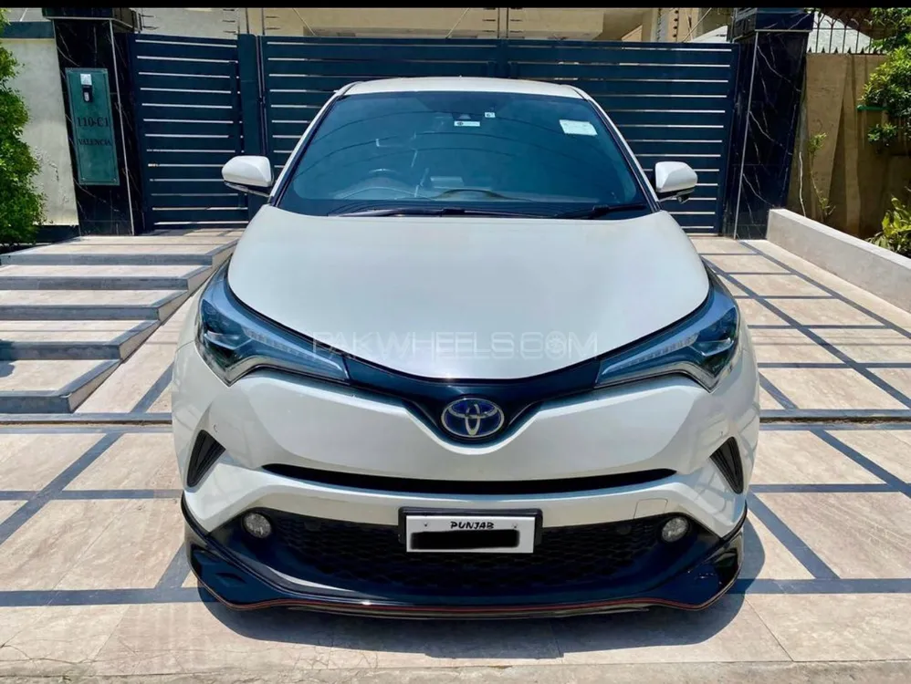 Toyota C-HR 2017 for Sale in Lahore Image-1