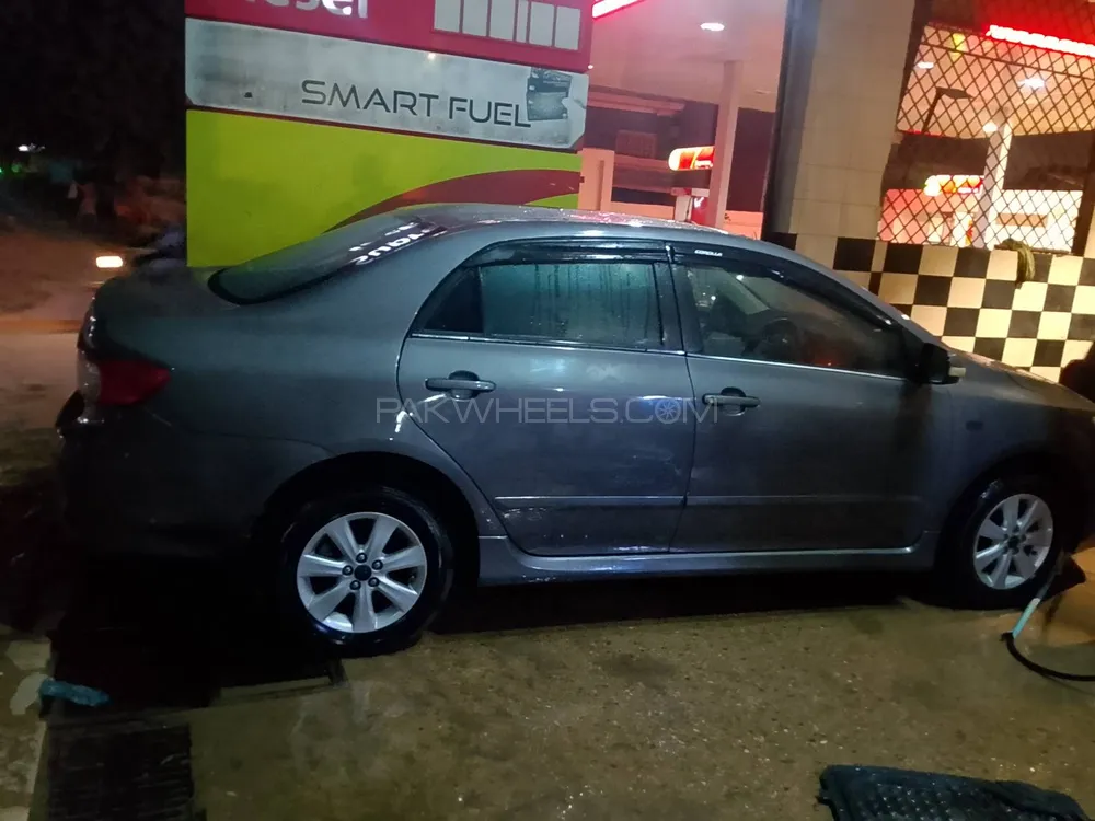 Toyota Corolla 2013 for Sale in Karachi Image-1