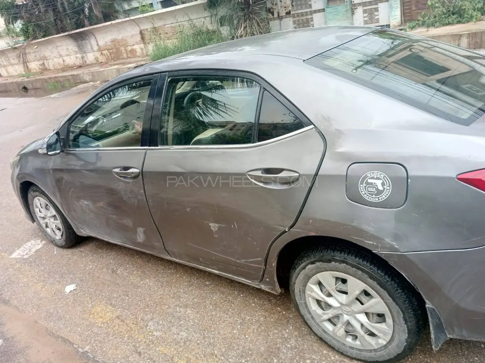 Toyota Corolla 2015 for Sale in Karachi Image-1