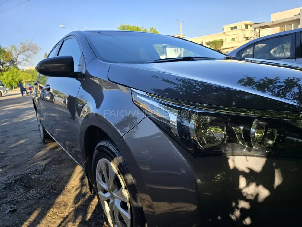 Toyota Corolla 2015 for Sale in Islamabad Image-1