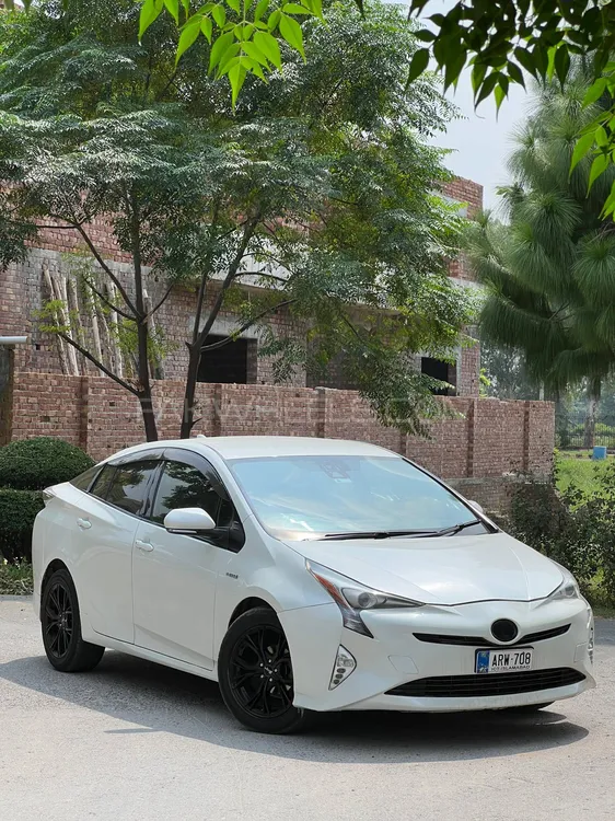 Toyota Prius 2016 for Sale in Gujranwala Image-1
