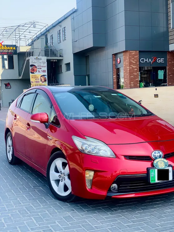 Toyota Prius 2013 for Sale in Multan Image-1