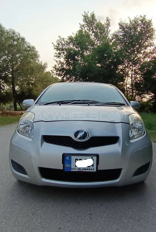 Toyota Vitz 2010 for Sale in Islamabad Image-1