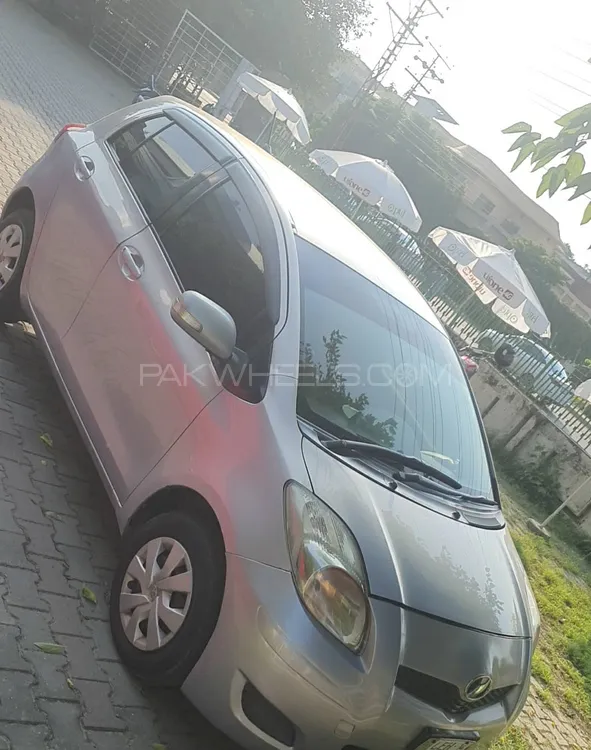 Toyota Vitz 2010 for Sale in Lahore Image-1