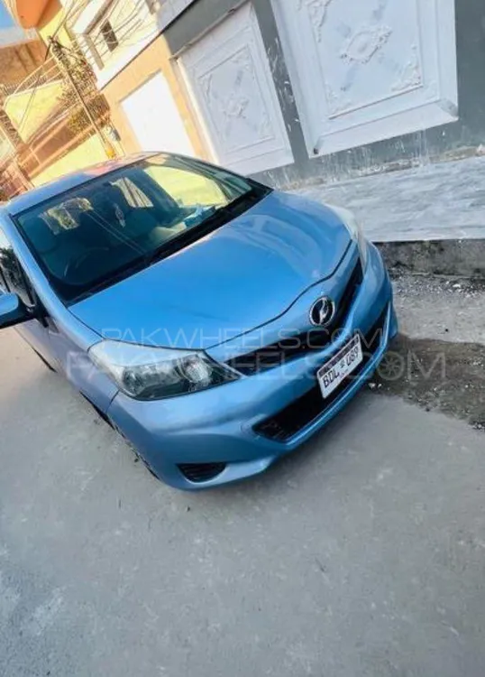 Toyota Vitz 2011 for Sale in Multan Image-1