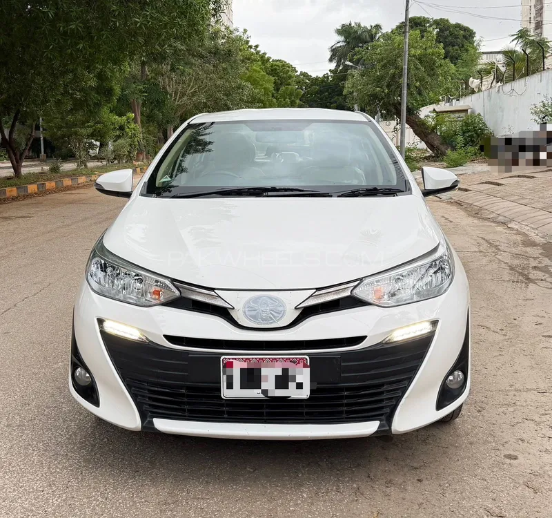 Toyota Yaris Sedan 2021 for Sale in Karachi Image-1