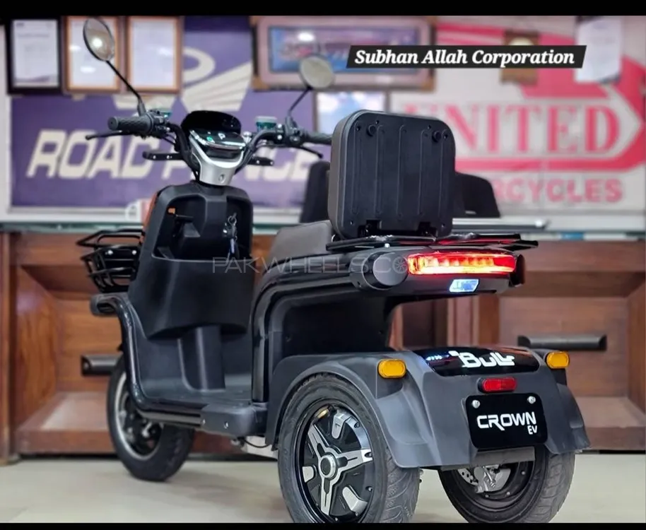 Crown EV Pro 2025 for Sale Image-1