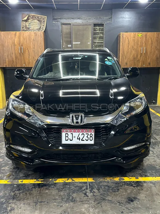 Honda Vezel 2015 for Sale in Karachi Image-1