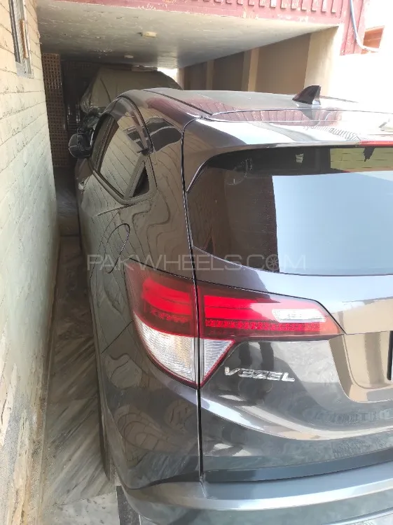 Honda Vezel 2013 for Sale in Islamabad Image-1