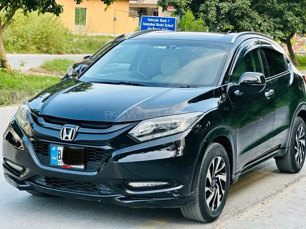 Honda Vezel 2016 for Sale in Islamabad Image-1