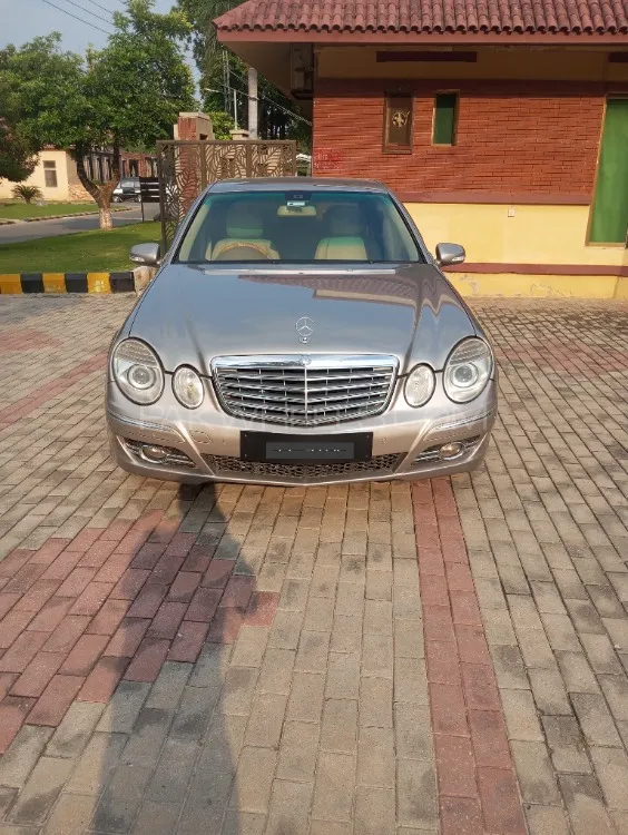 Mercedes Benz E Class 2007 for Sale in Lahore Image-1