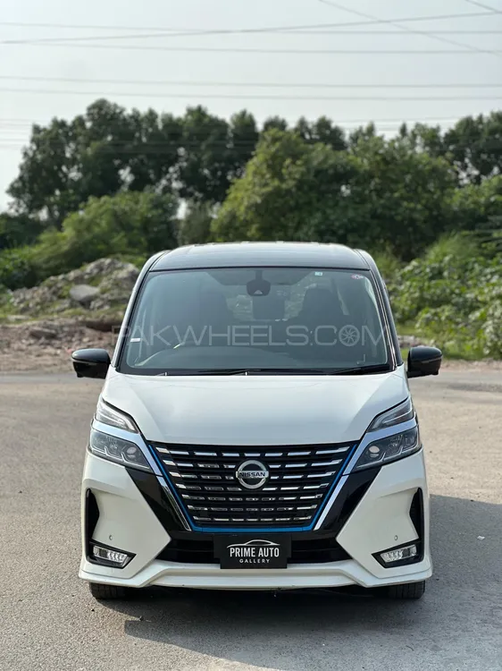 Nissan Serena 2020 for Sale in Lahore Image-1