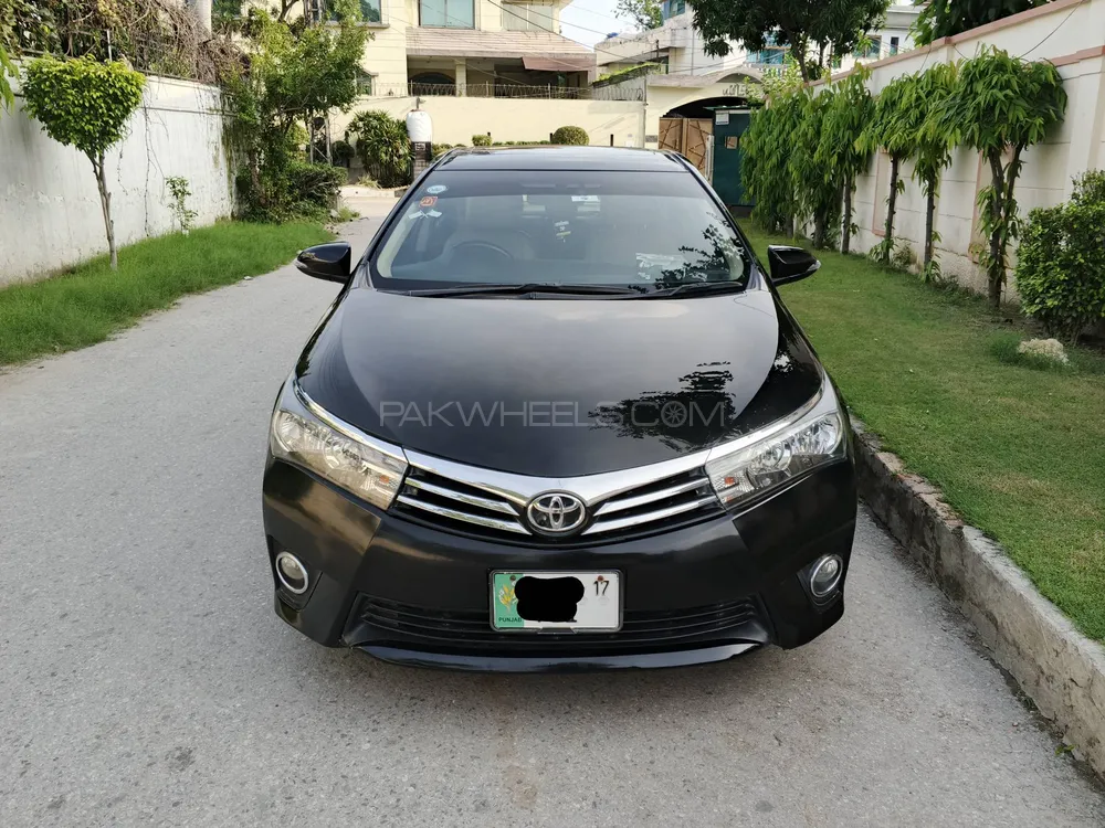 Toyota Corolla 2017 for Sale in Lahore Image-1