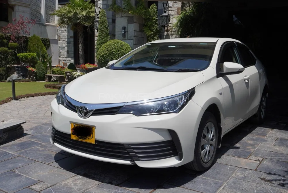 Toyota Corolla 2018 for Sale in Islamabad Image-1