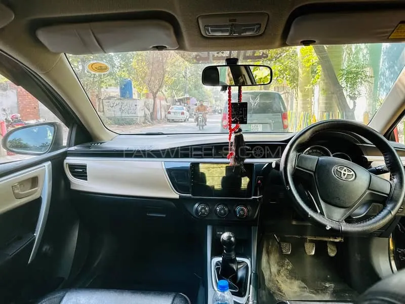 Toyota Corolla 2015 for Sale in Lahore Image-1