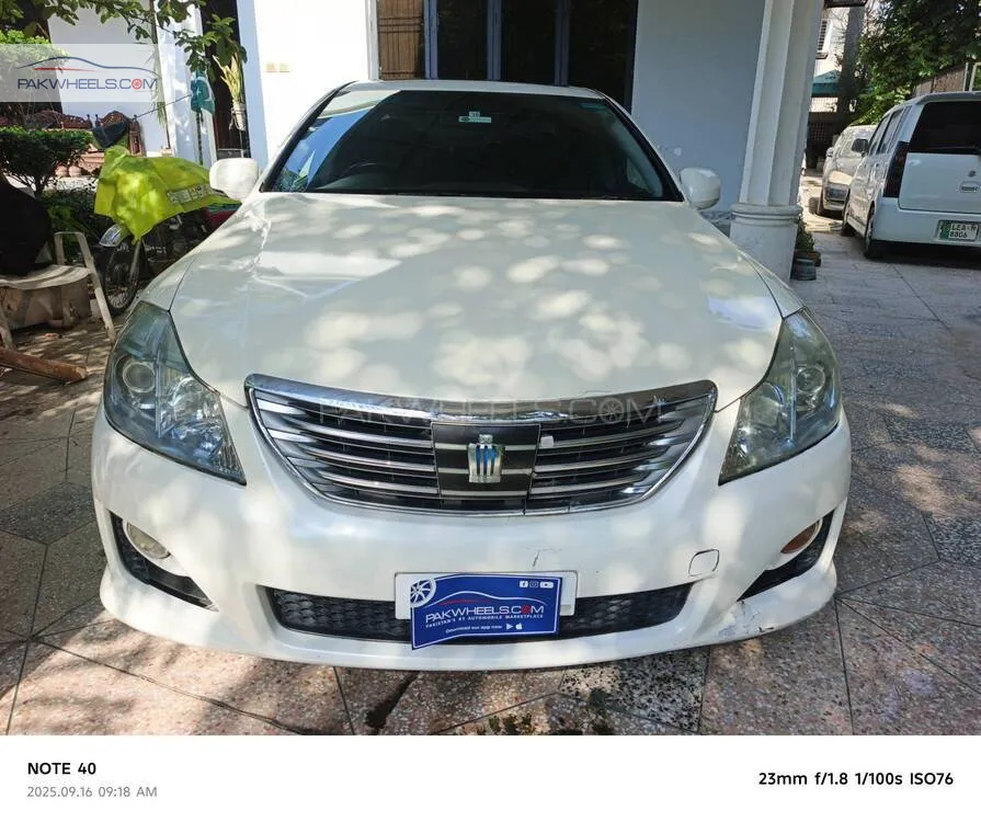 Toyota Crown 2008 for Sale in Lahore Image-1