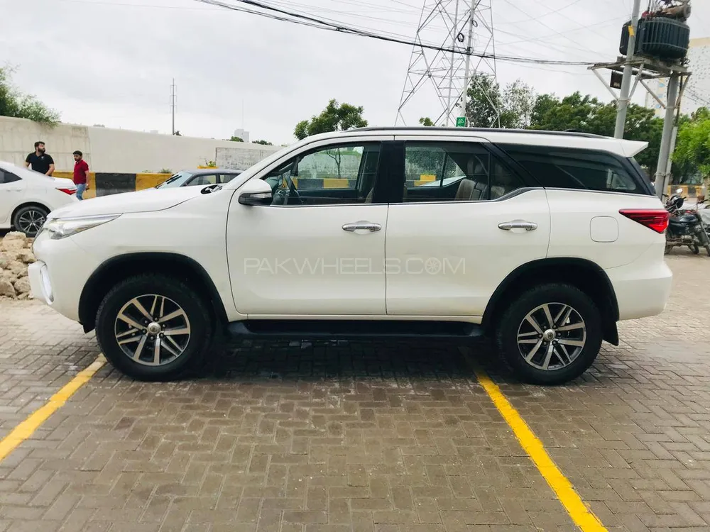 ٹویوٹا فورچیونر 2018 for Sale in کراچی ٹویوٹا فورچیونر 2018 for Sale in کراچی Image-9