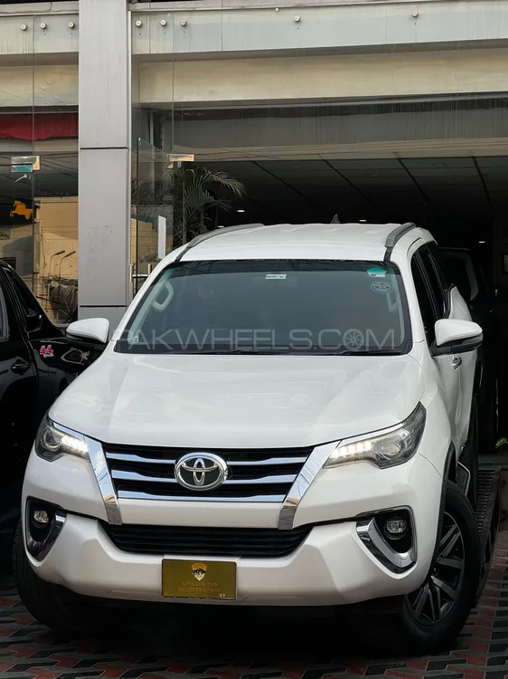 Toyota Fortuner 2018 for Sale in Lahore Image-1