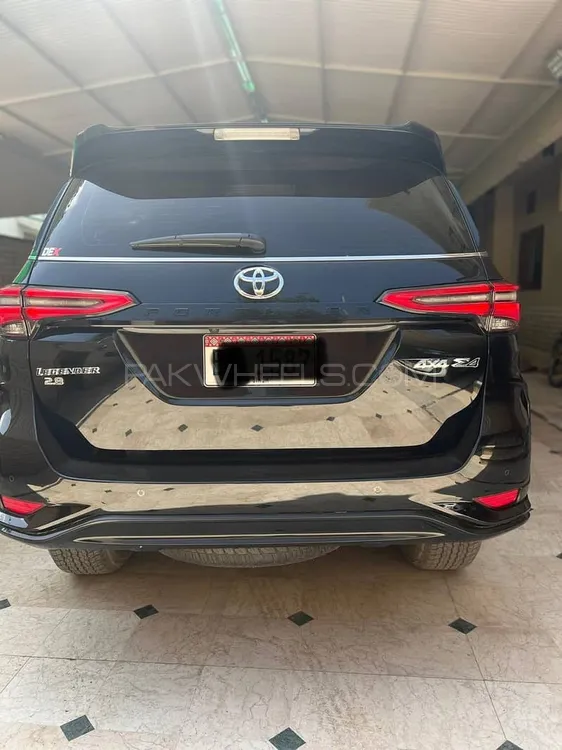 Toyota Fortuner 2023 for Sale in Karachi Image-1