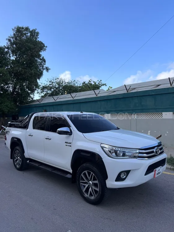 Toyota Hilux 2020 for Sale in Karachi Image-1