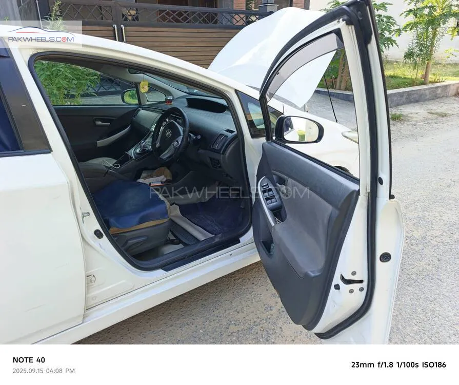 Toyota Prius 2011 for Sale in Islamabad Toyota Prius 2011 for Sale in Islamabad Image-10