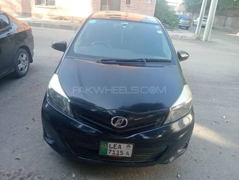 Toyota Vitz 2014 for Sale in Lahore Image-1