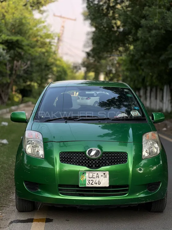 Toyota Vitz 2005 for Sale in Lahore Image-1