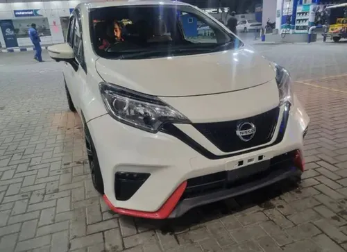 Nissan Note e-Power X V Selection 2017