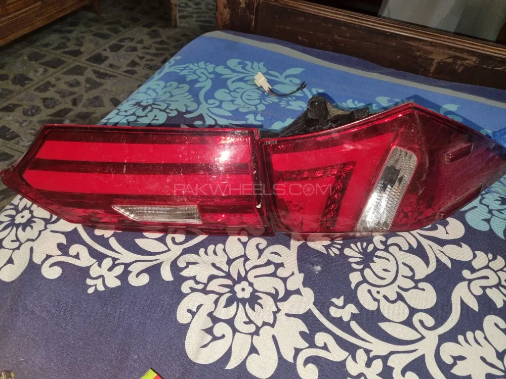 Audi style tail lights corolla 2015/16/17 Image-1