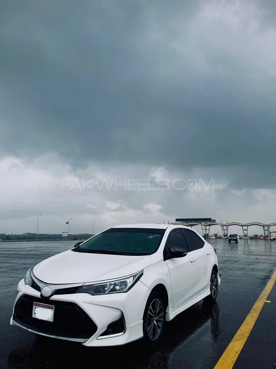 Toyota Corolla 2021 for Sale in Karachi Image-1