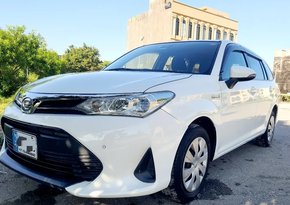 Toyota Corolla Fielder 2020 for Sale in Islamabad Image-1