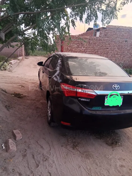 Toyota Corolla 2015 for Sale in Rahim Yar Khan Image-1
