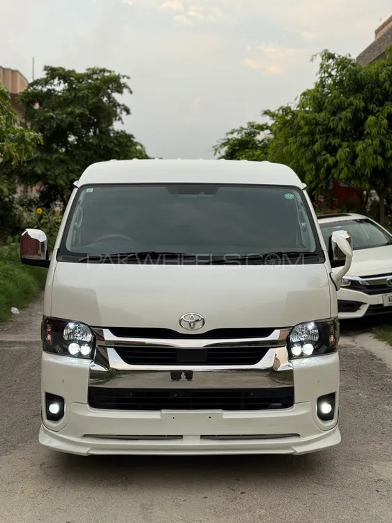 Toyota Hiace 2023 for Sale in Islamabad Image-1