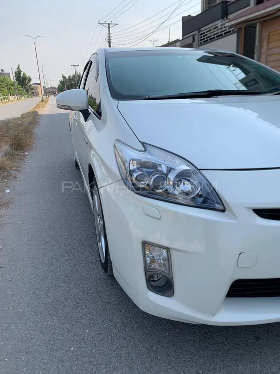 Toyota Prius 2010 for Sale in Nowshera Image-1