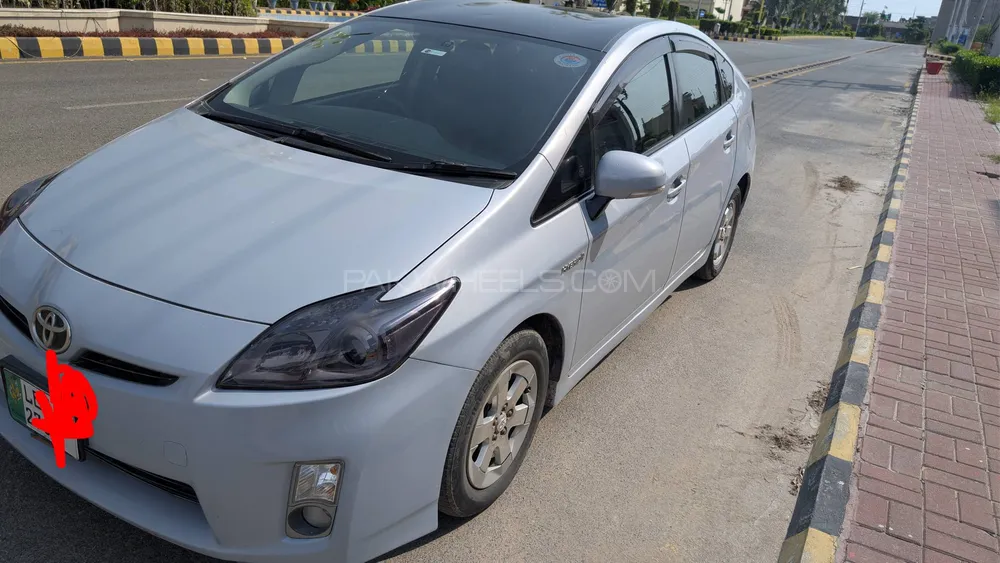 Toyota Prius 2010 for Sale in Lahore Image-1